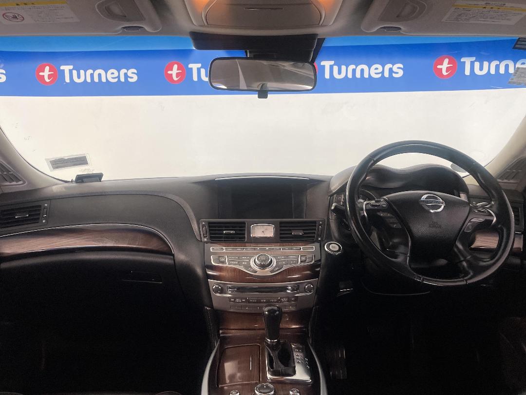 Photo '17' of Nissan Fuga