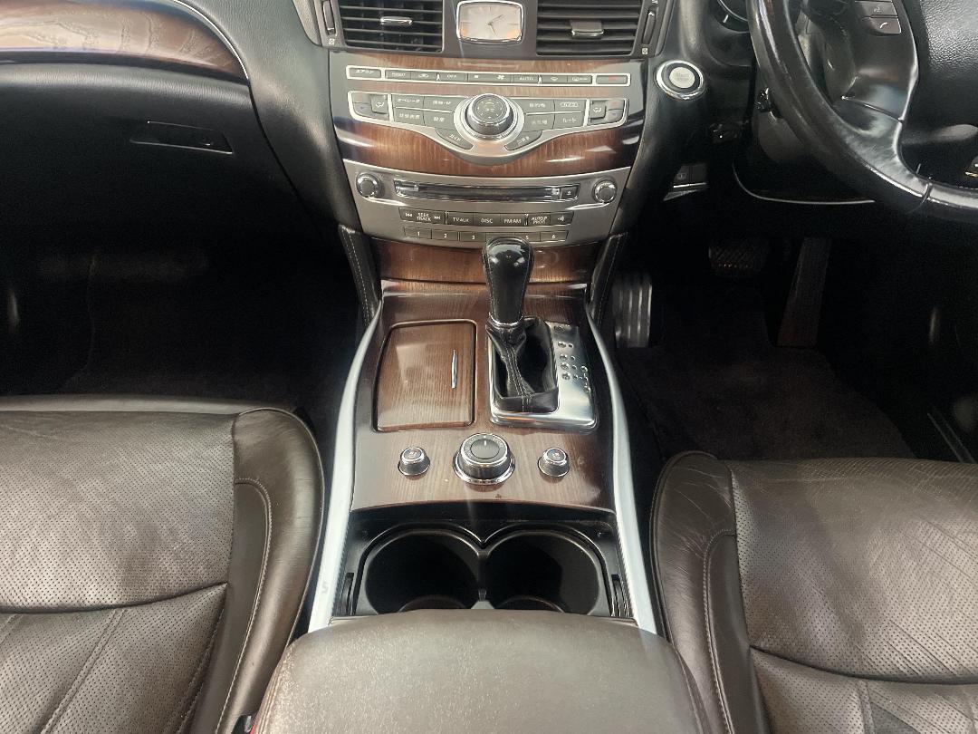 Photo '18' of Nissan Fuga