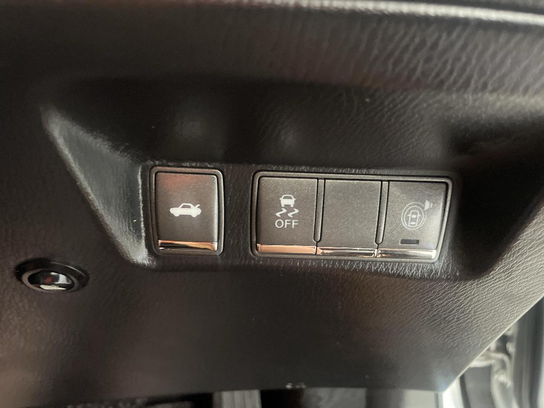 Photo '24' of Nissan Fuga