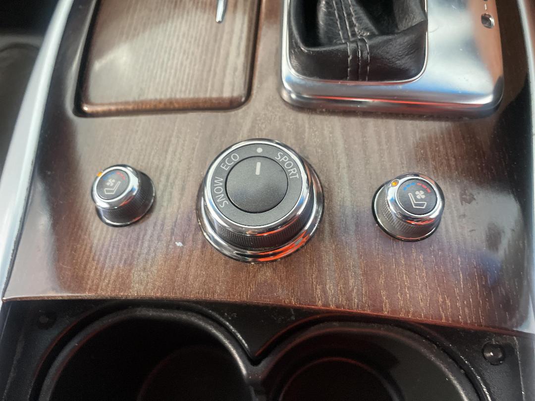 Photo '30' of Nissan Fuga