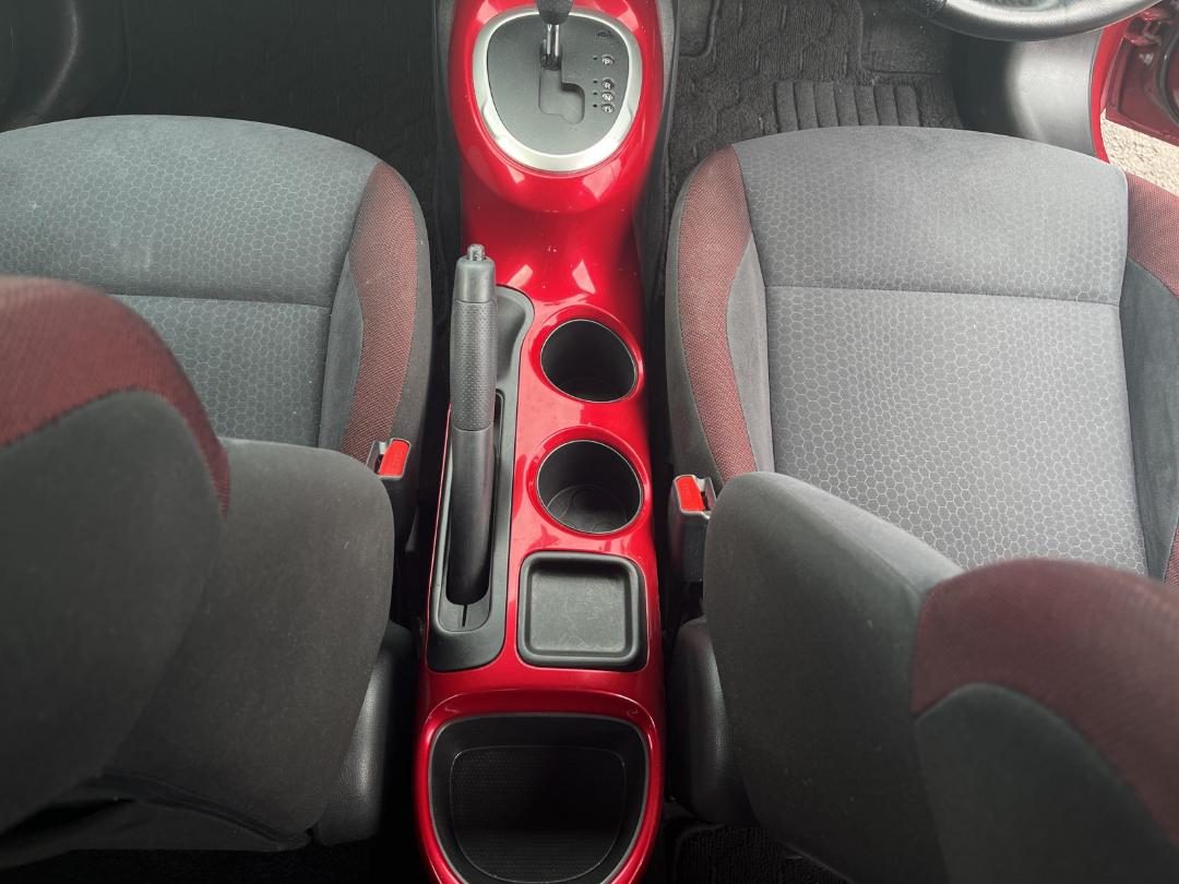 Photo '16' of Nissan Juke Photo '16' of Nissan Juke