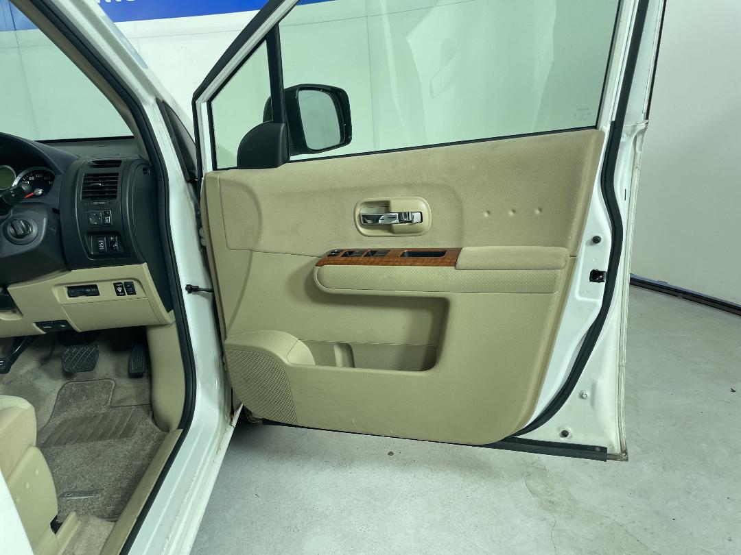 Photo '15' of Nissan Lafesta Photo '15' of Nissan Lafesta