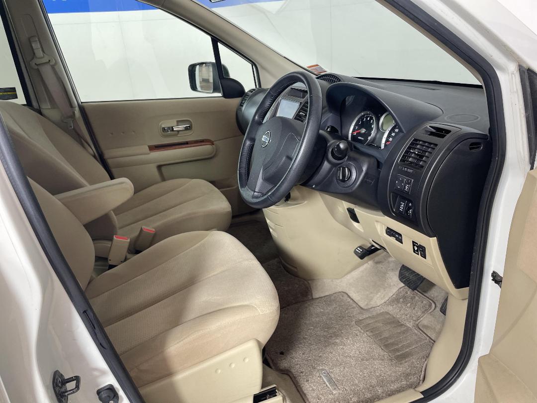 Photo '16' of Nissan Lafesta Photo '16' of Nissan Lafesta