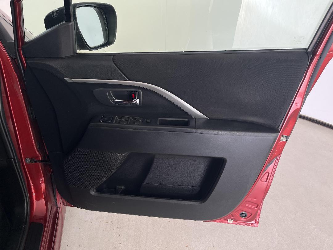 Photo '15' of Nissan Lafesta Photo '15' of Nissan Lafesta