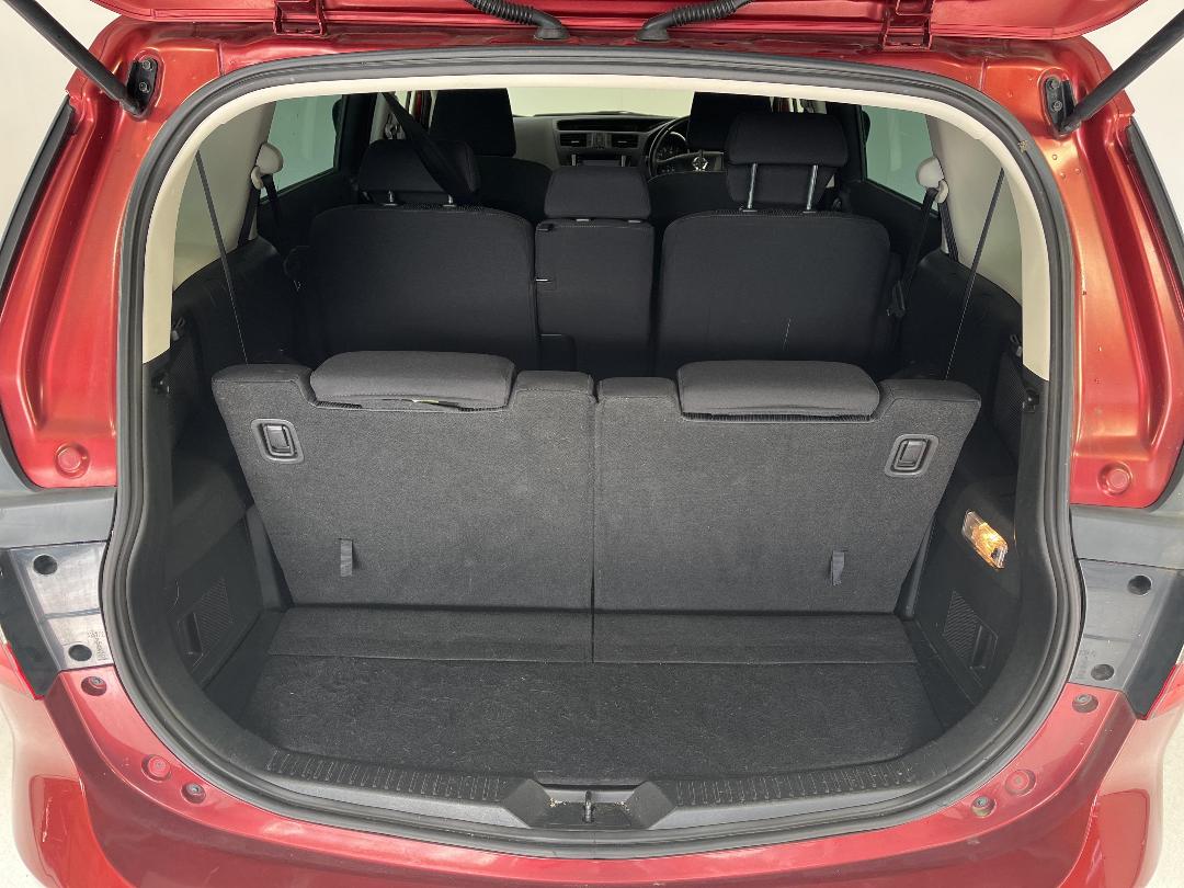 Photo '14' of Nissan Lafesta Photo '14' of Nissan Lafesta