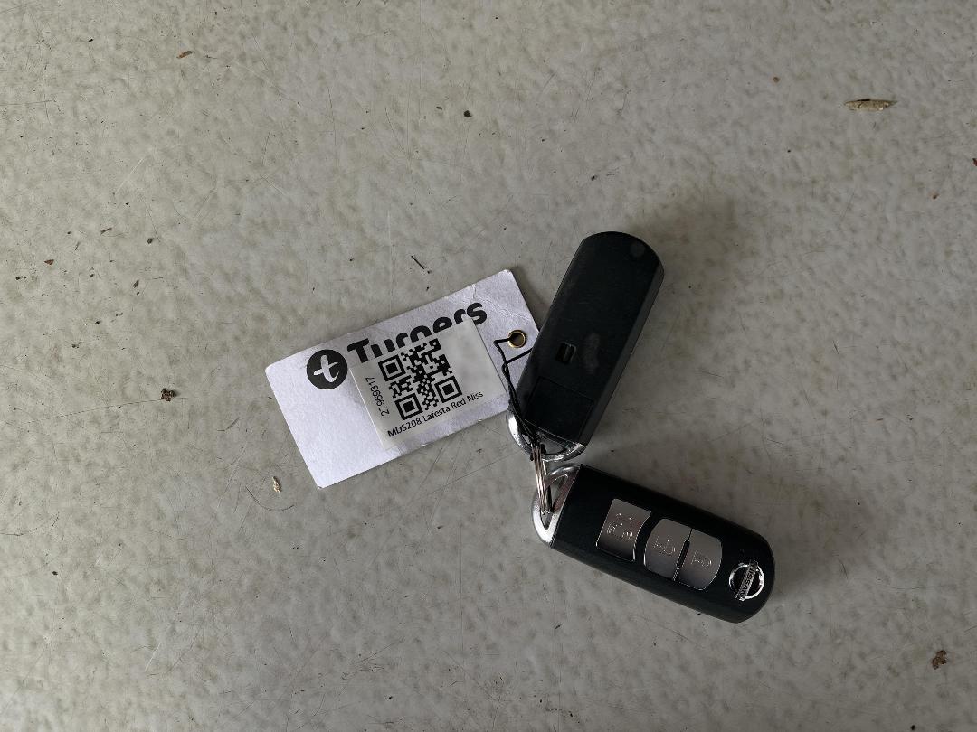 Photo '21' of Nissan Lafesta Photo '21' of Nissan Lafesta