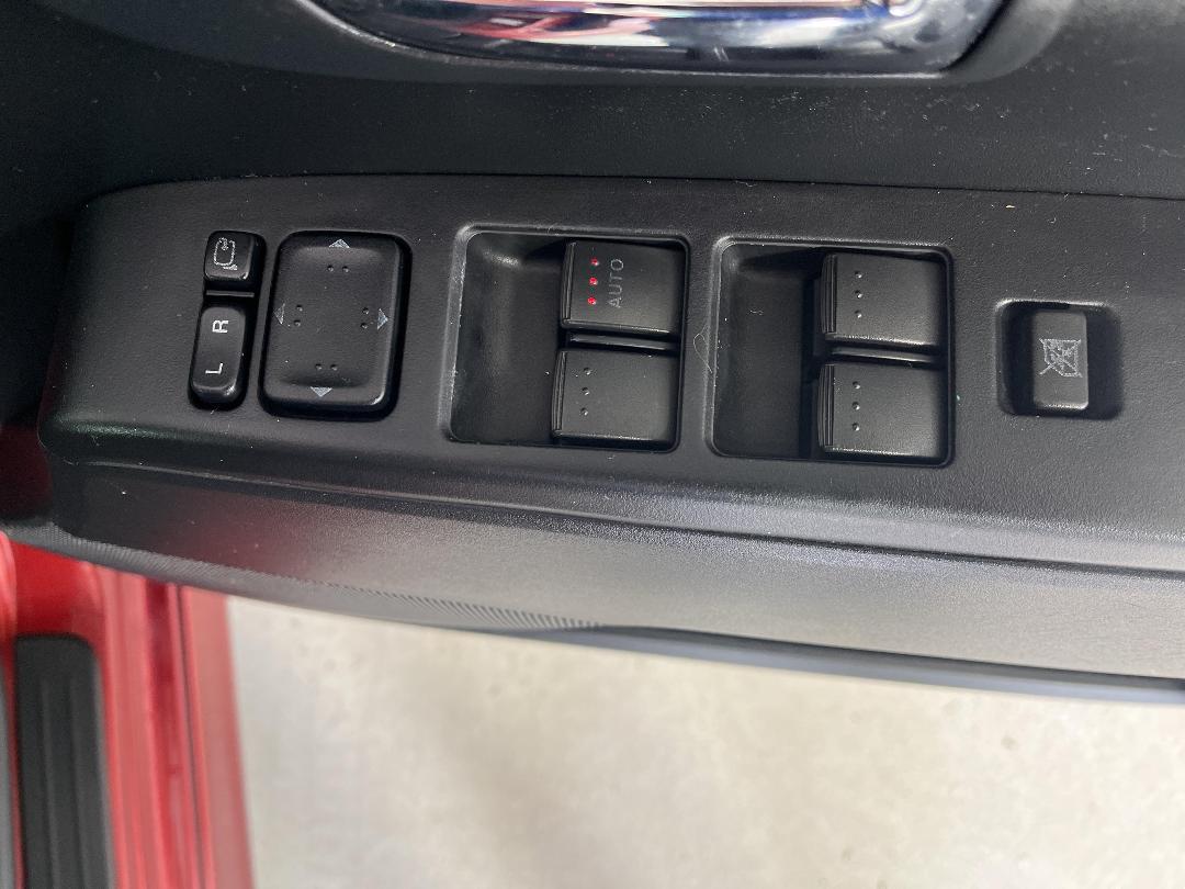 Photo '23' of Nissan Lafesta Photo '23' of Nissan Lafesta