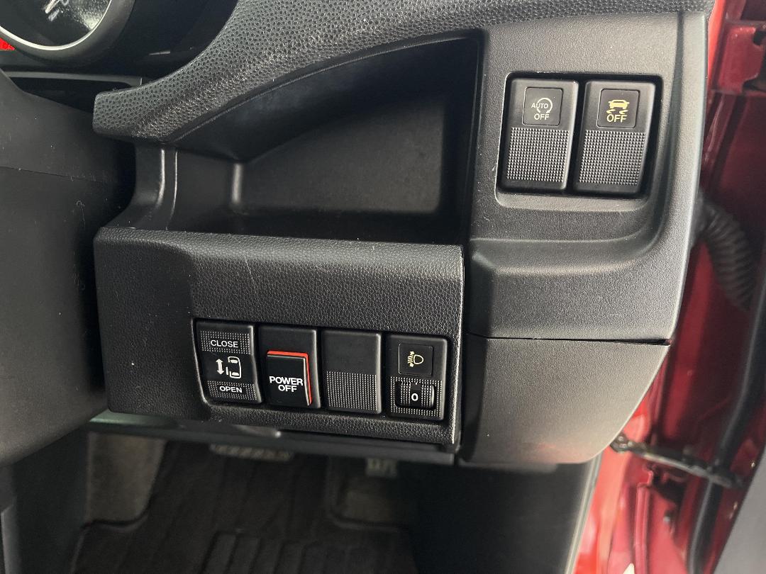 Photo '24' of Nissan Lafesta Photo '24' of Nissan Lafesta