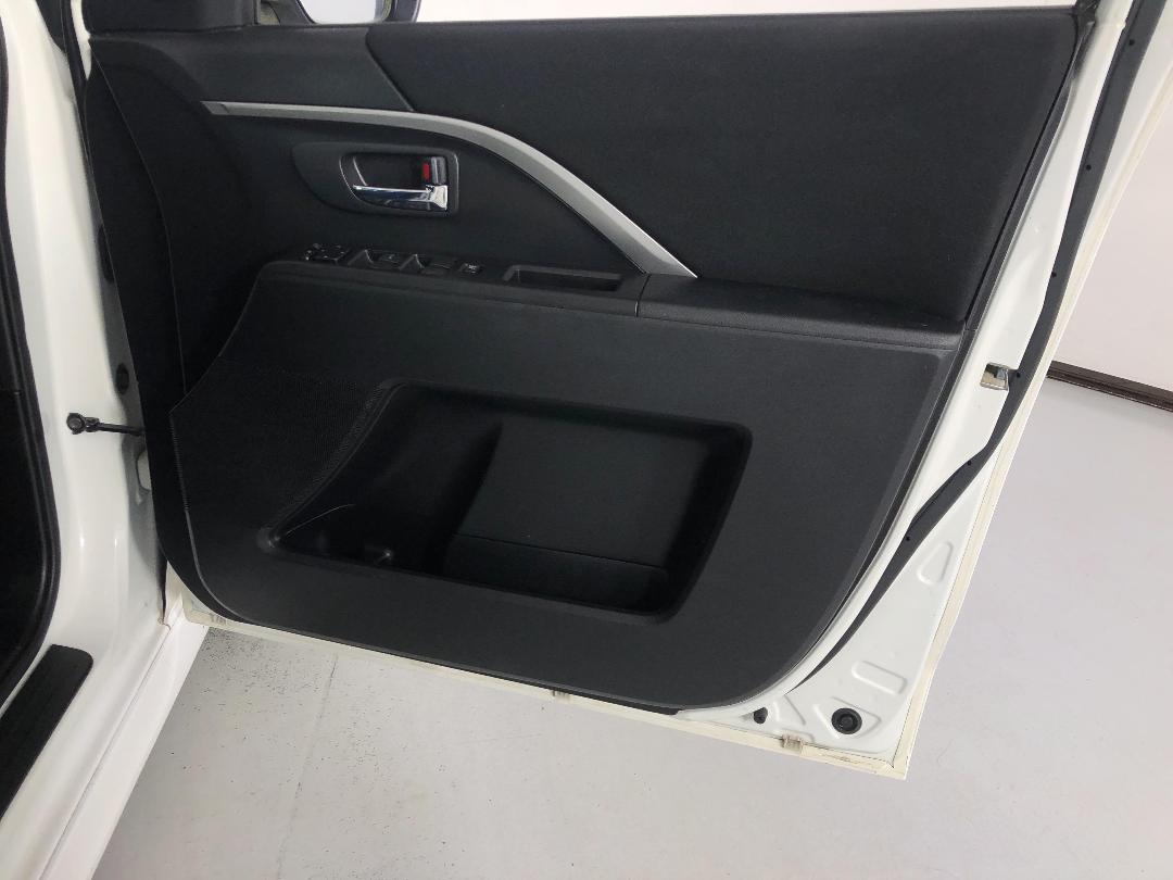 Photo '15' of Nissan Lafesta Photo '15' of Nissan Lafesta