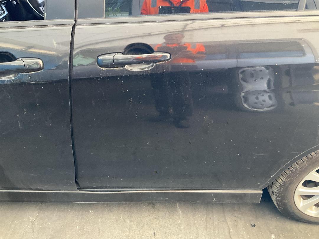 Photo '14' of Nissan Lafesta Photo '14' of Nissan Lafesta