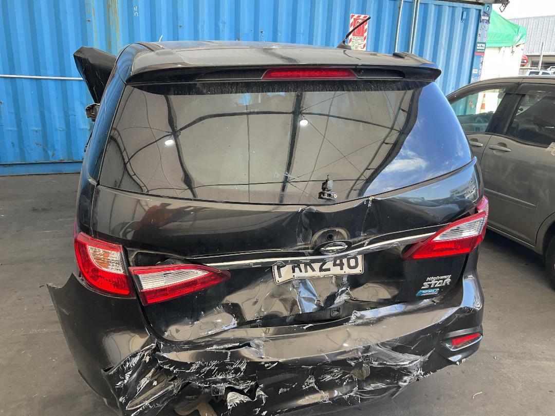 Photo '18' of Nissan Lafesta Photo '18' of Nissan Lafesta