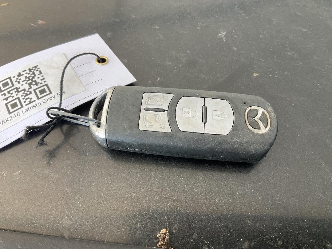 Photo '28' of Nissan Lafesta Photo '28' of Nissan Lafesta