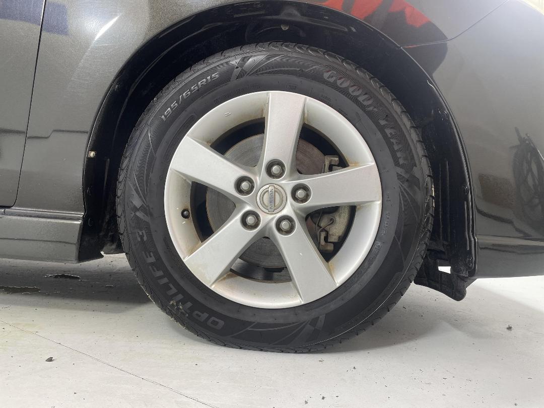 Photo '9' of Nissan Lafesta Photo '9' of Nissan Lafesta