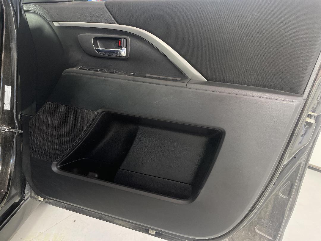 Photo '15' of Nissan Lafesta Photo '15' of Nissan Lafesta