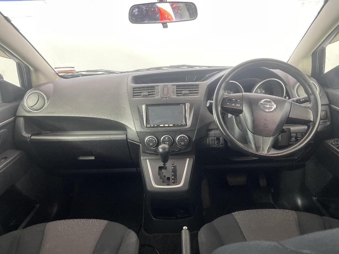 Photo '17' of Nissan Lafesta Photo '17' of Nissan Lafesta