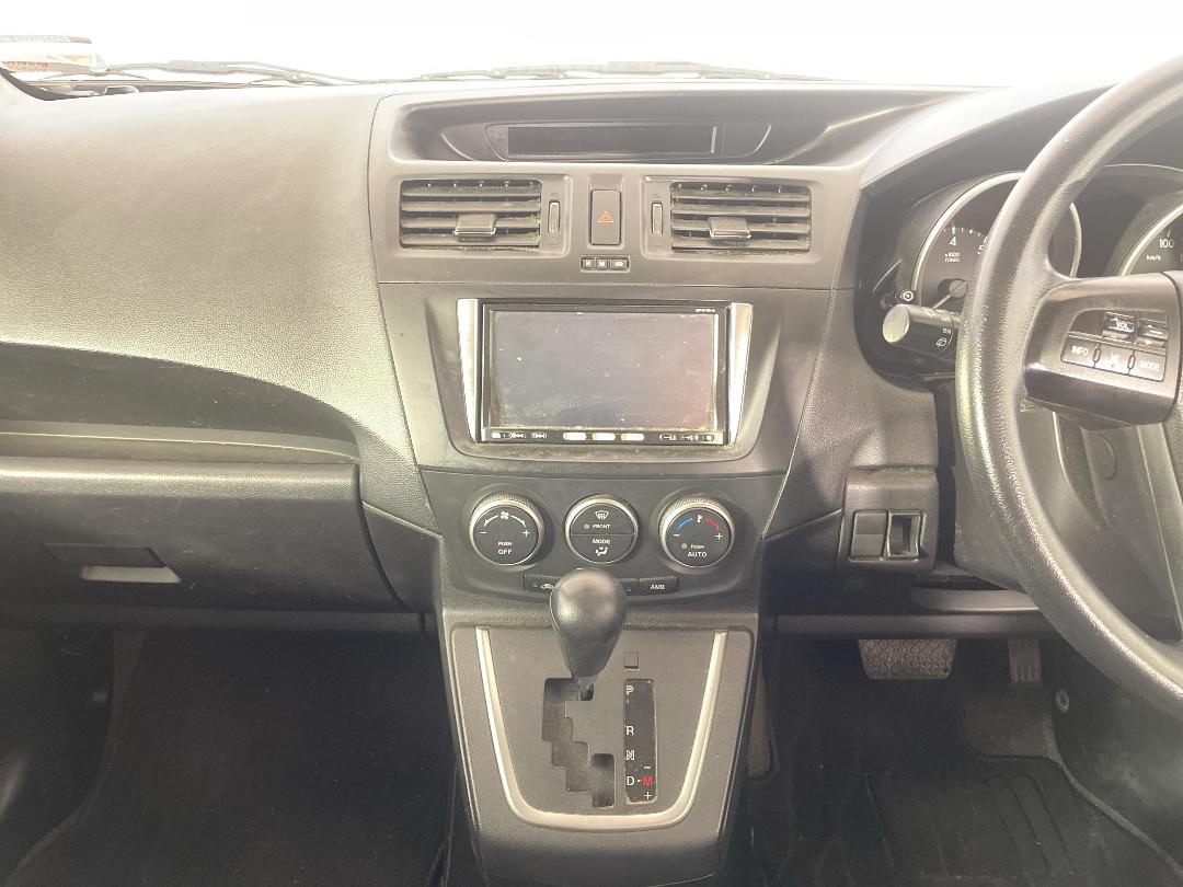 Photo '18' of Nissan Lafesta Photo '18' of Nissan Lafesta