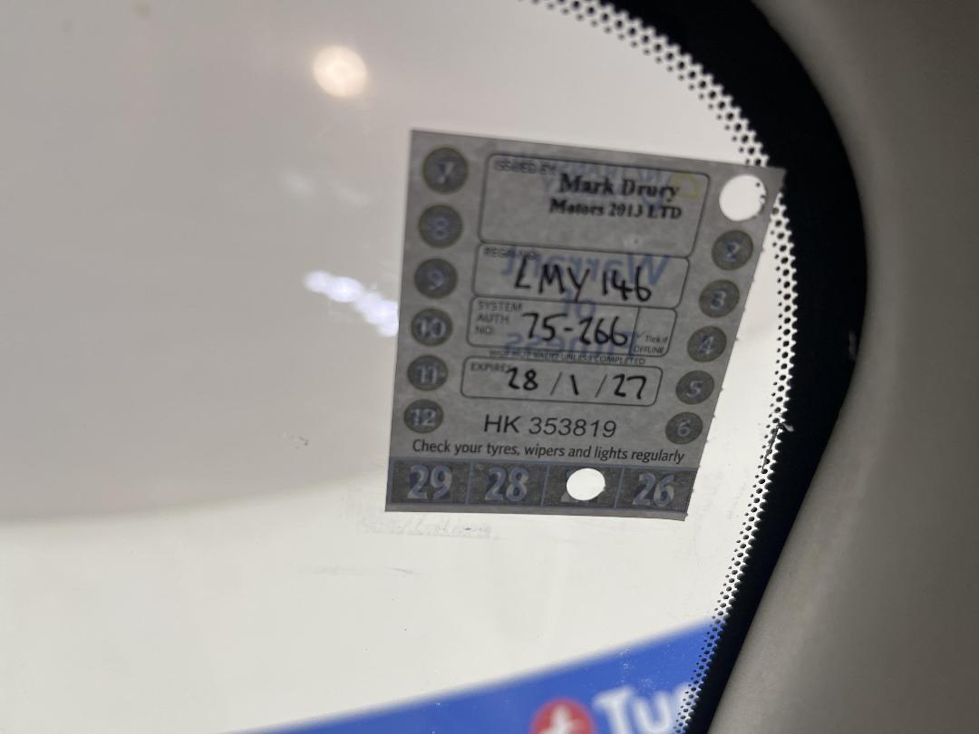 Photo '24' of Nissan Leaf