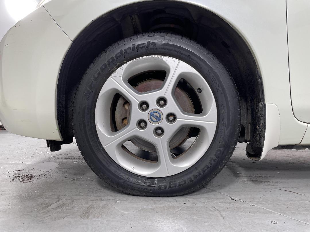 Photo '10' of Nissan Leaf