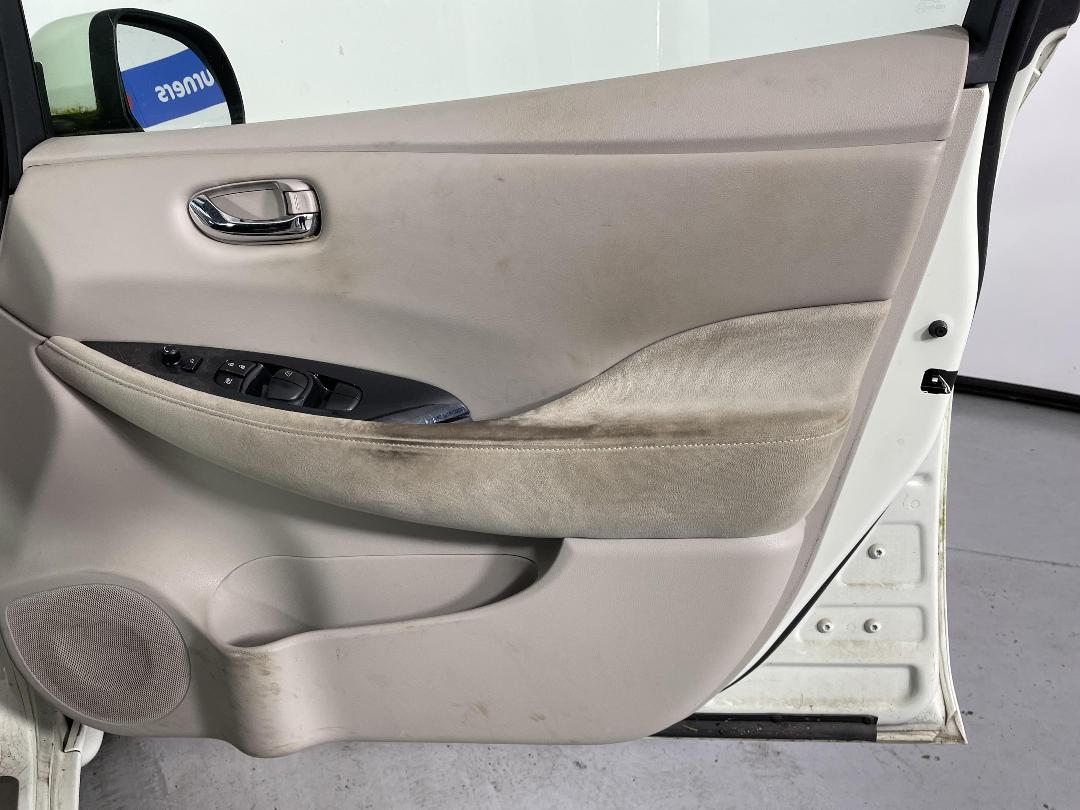 Photo '15' of Nissan Leaf