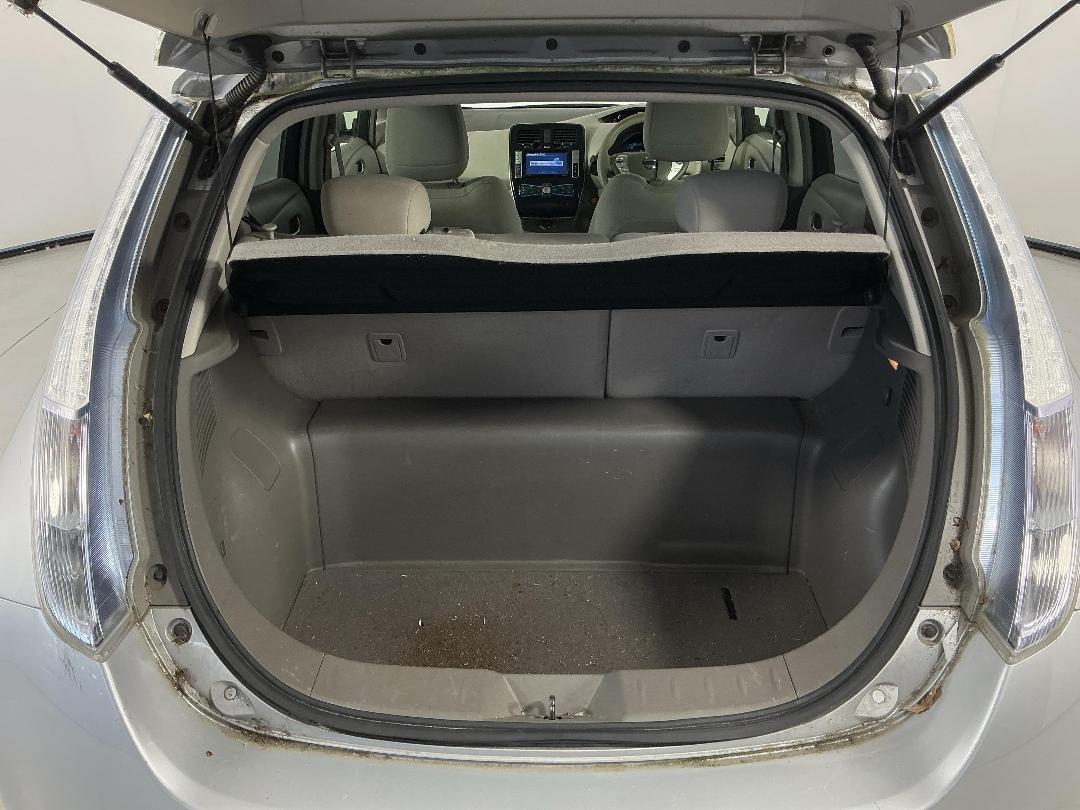 Photo '12' of Nissan Leaf