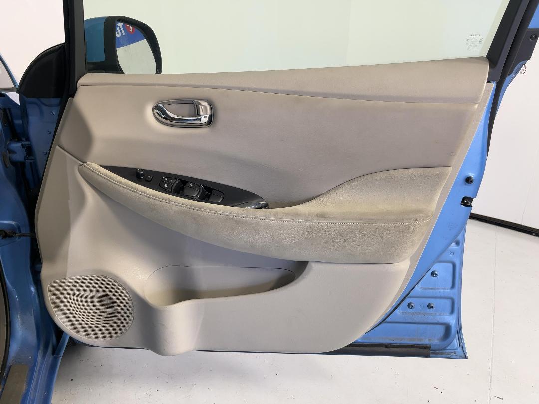 Photo '15' of Nissan Leaf Photo '15' of Nissan Leaf