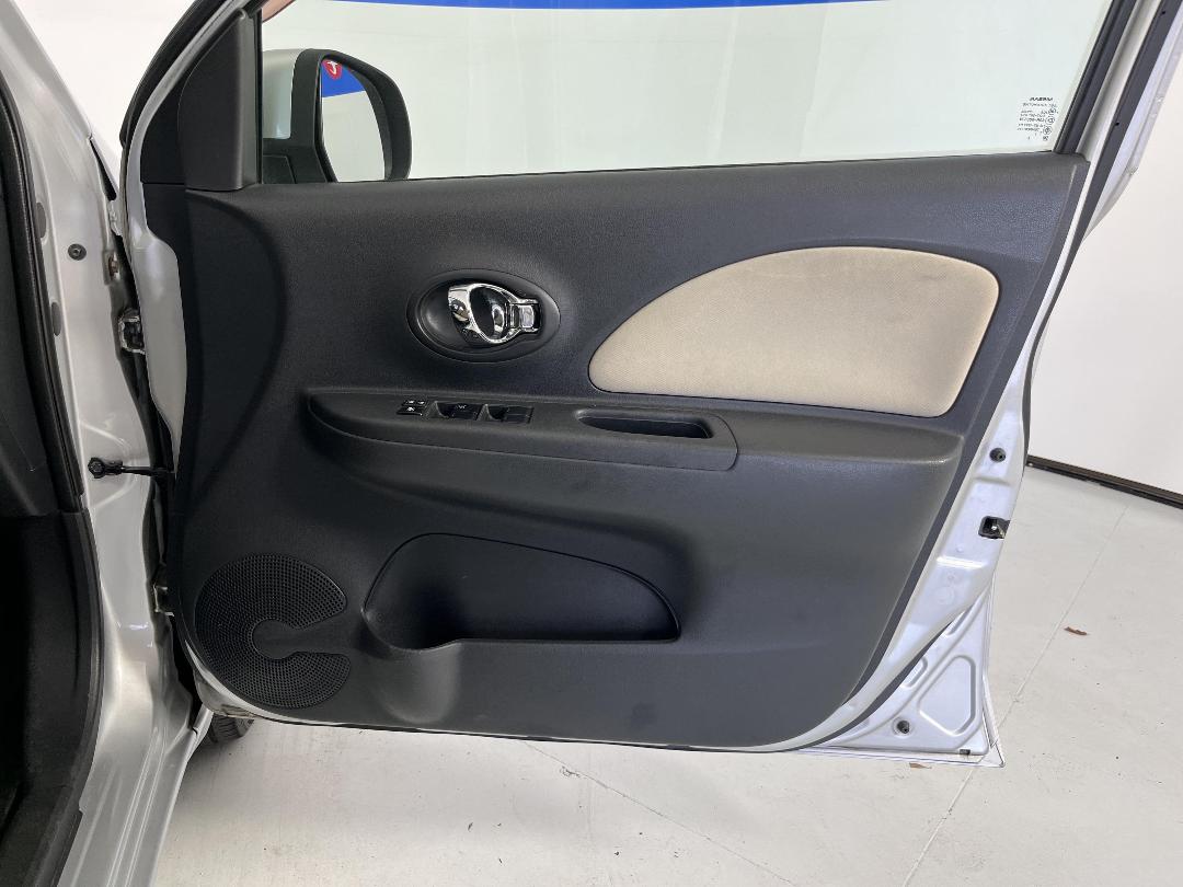 Photo '15' of Nissan March