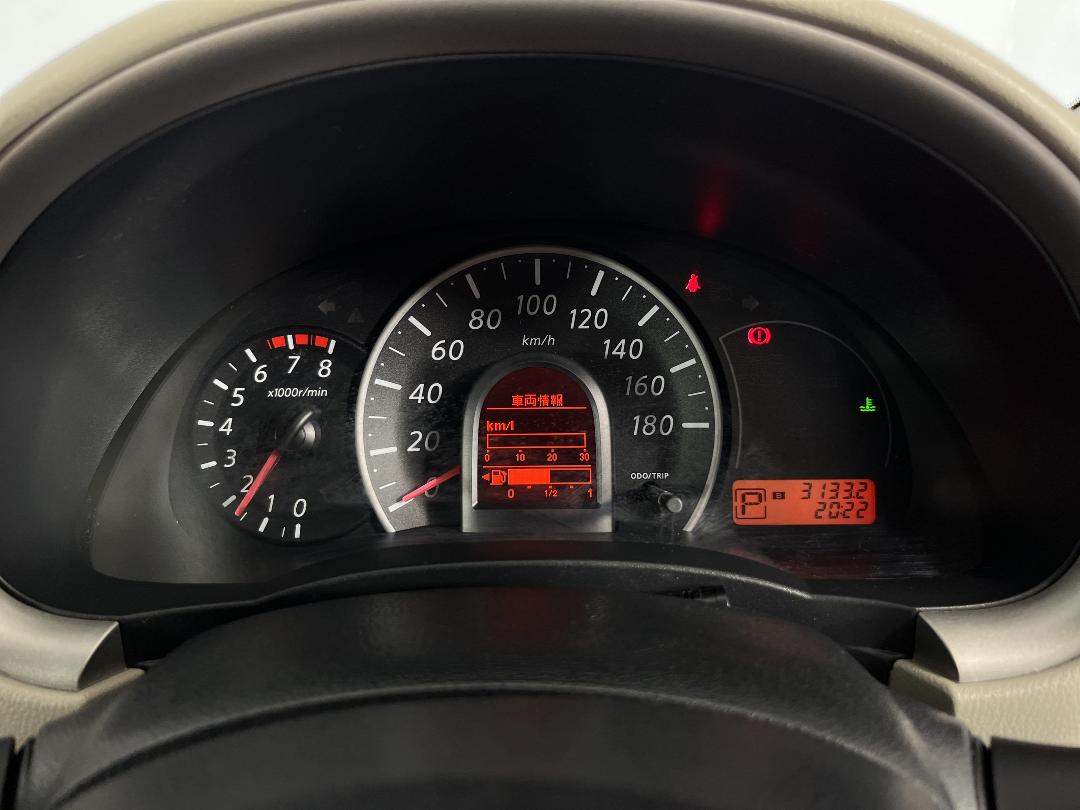 Photo '21' of Nissan March