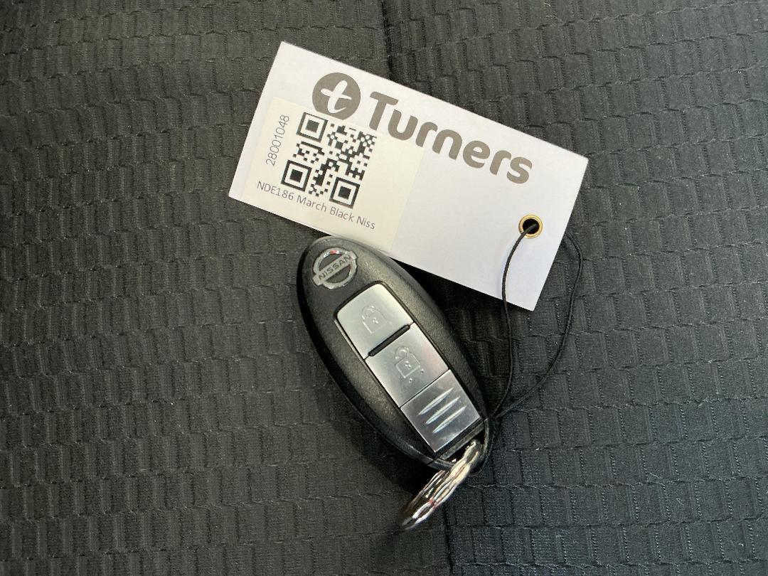 Photo '22' of Nissan March