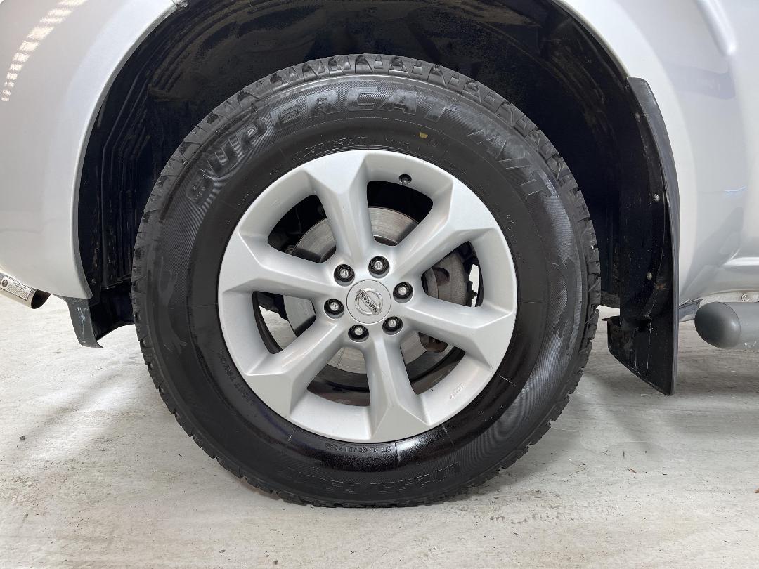 Photo '10' of Nissan Navara