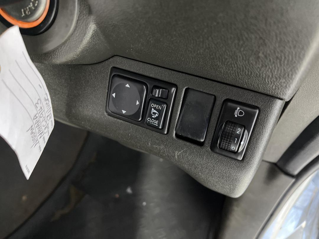 Photo '24' of Nissan Navara