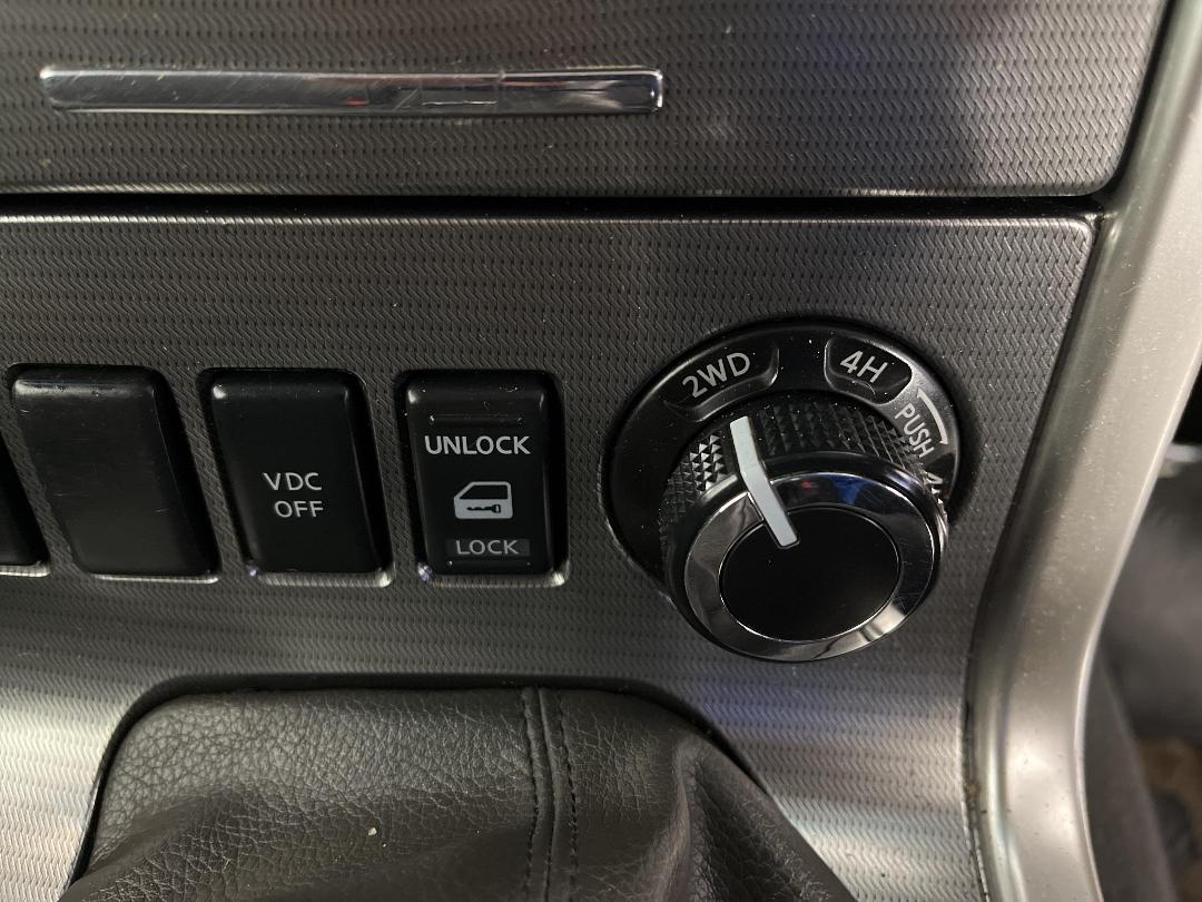 Photo '28' of Nissan Navara