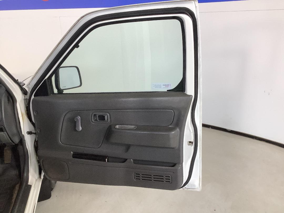 Photo '15' of Nissan Navara