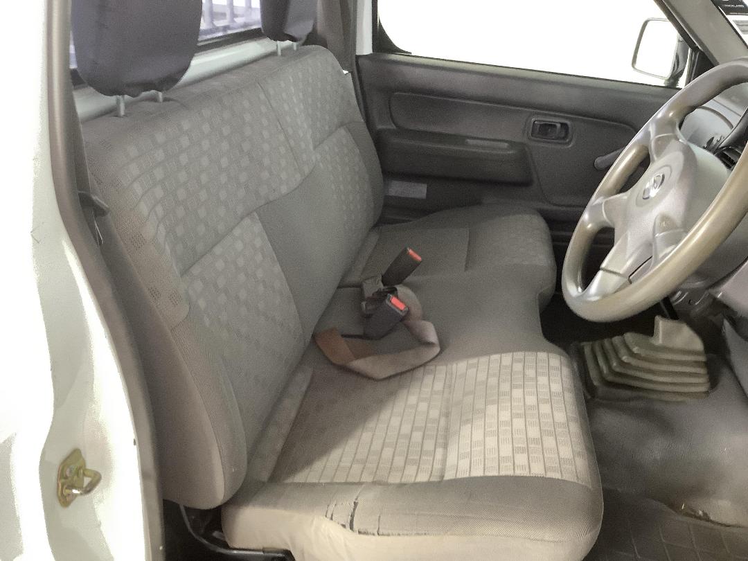 Photo '16' of Nissan Navara