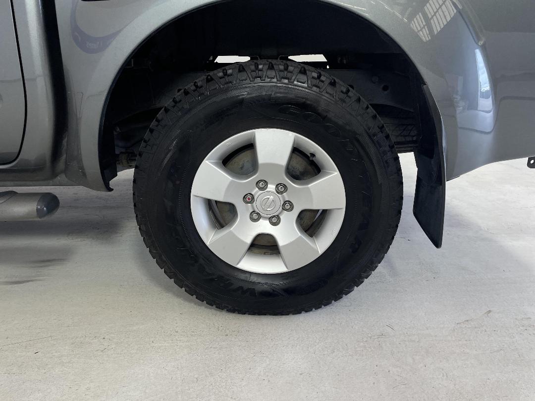 Photo '11' of Nissan Navara