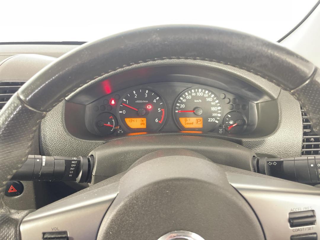 Photo '21' of Nissan Navara