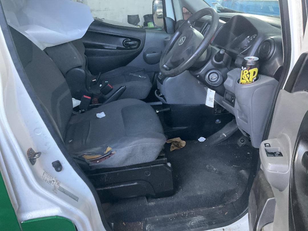 Photo '18' of Nissan NV200 Vanette