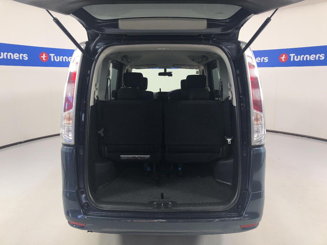 Photo '14' of Nissan Serena