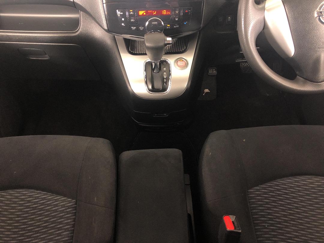 Photo '18' of Nissan Serena