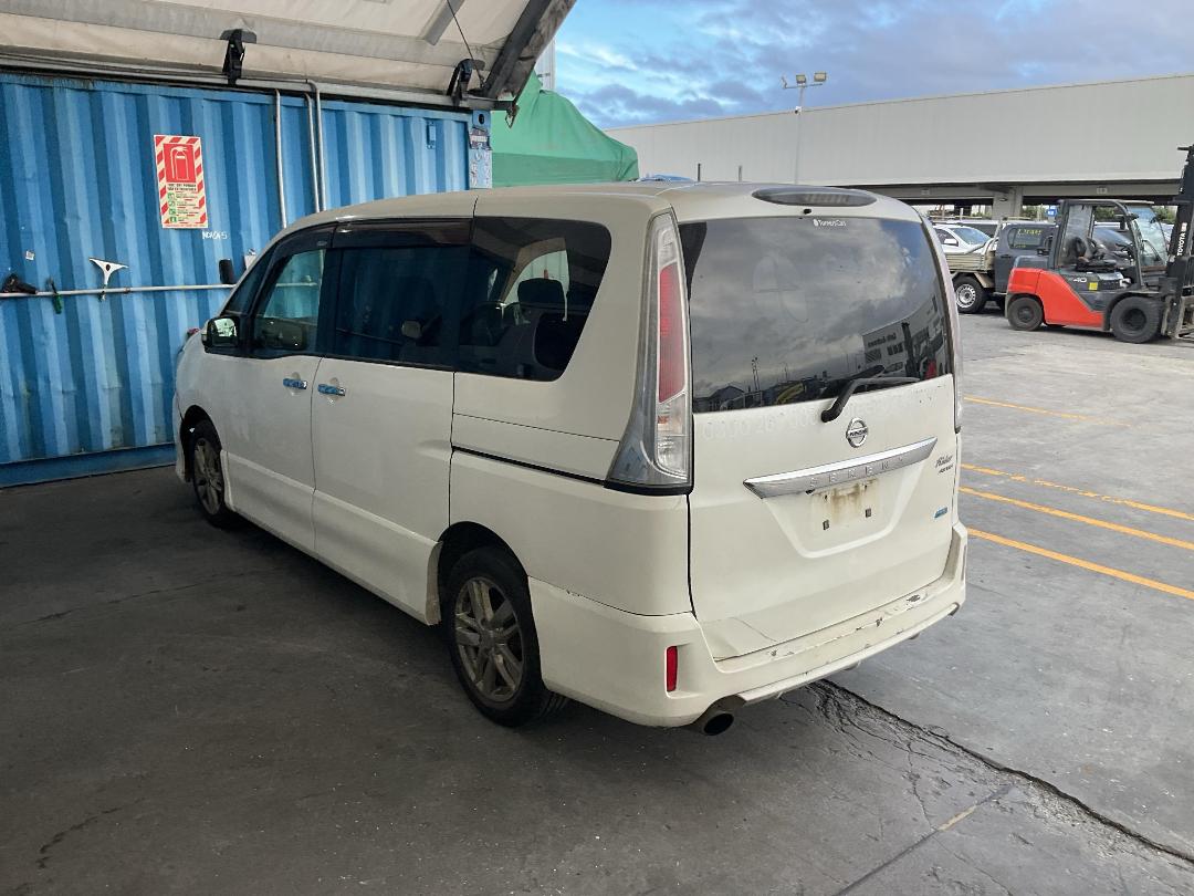 Photo '9' of Nissan Serena