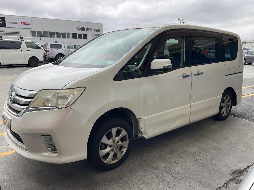 Photo '3' of Nissan Serena