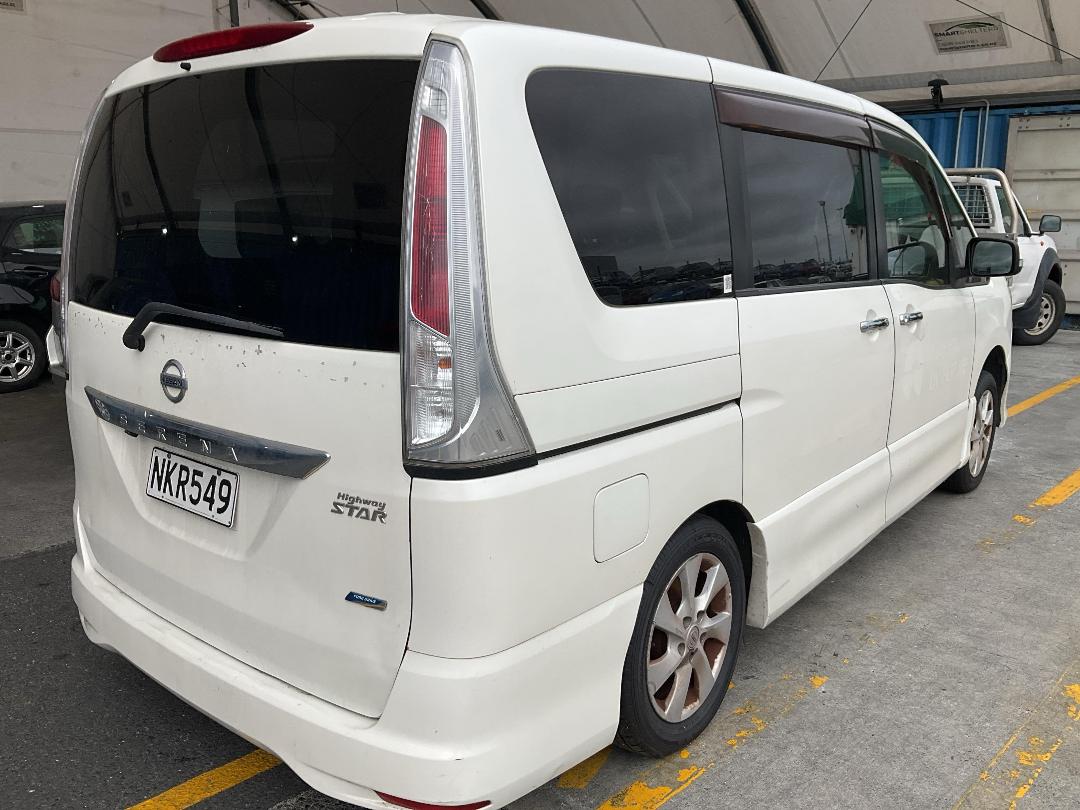 Photo '5' of Nissan Serena