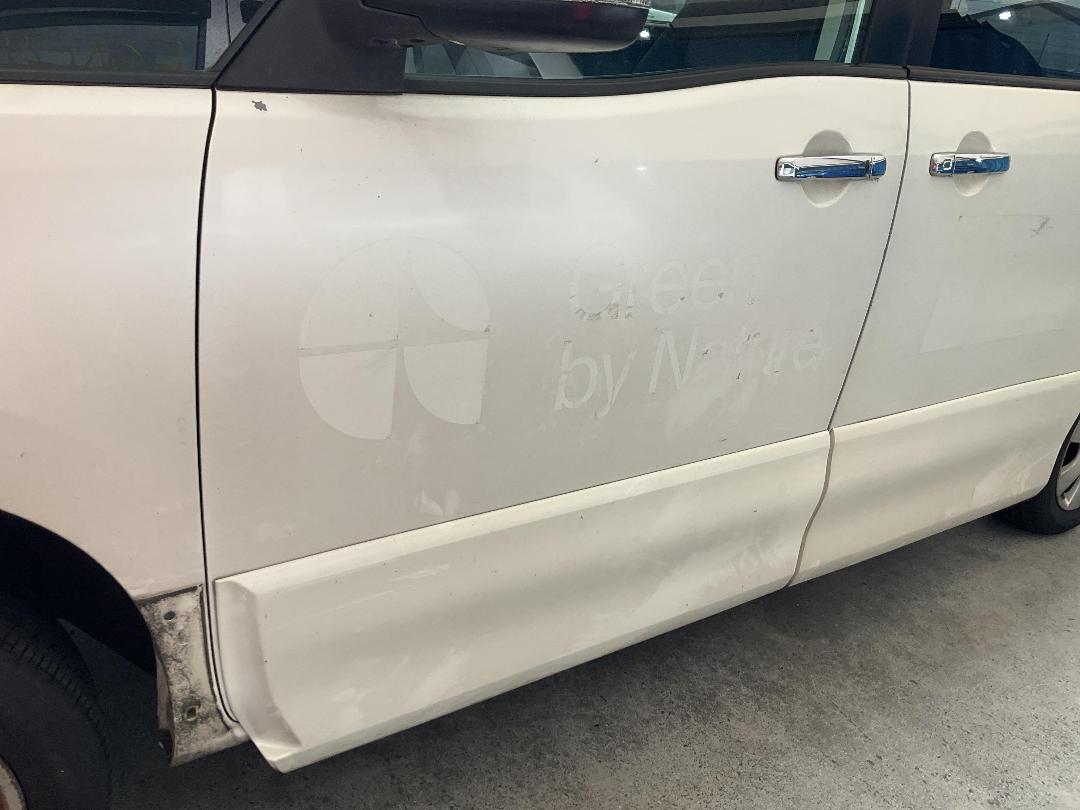 Photo '9' of Nissan Serena