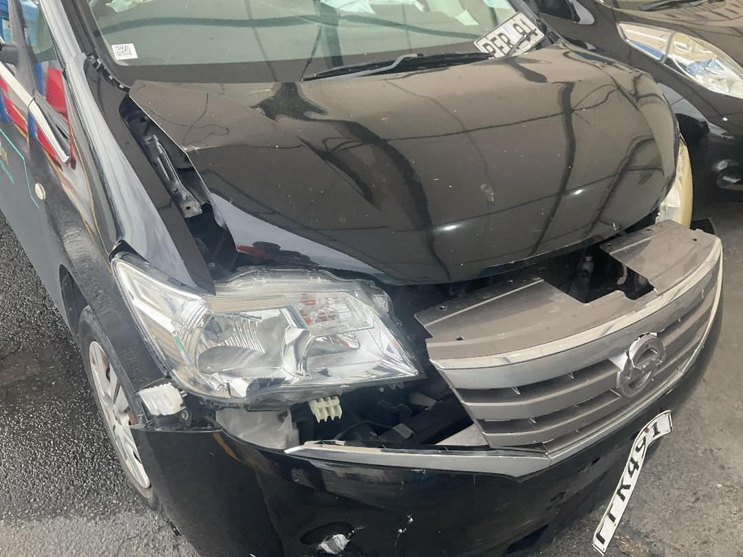 Photo '3' of Nissan Serena