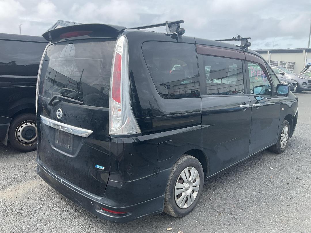 Photo '9' of Nissan Serena