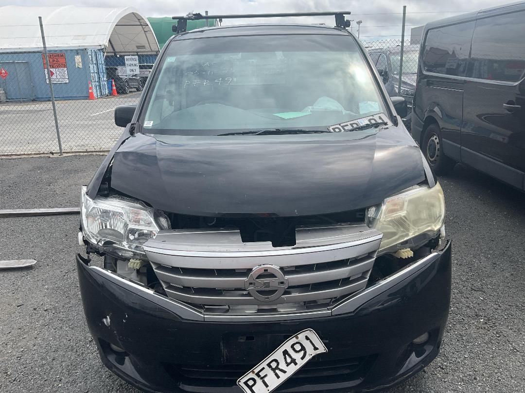 Photo '2' of Nissan Serena