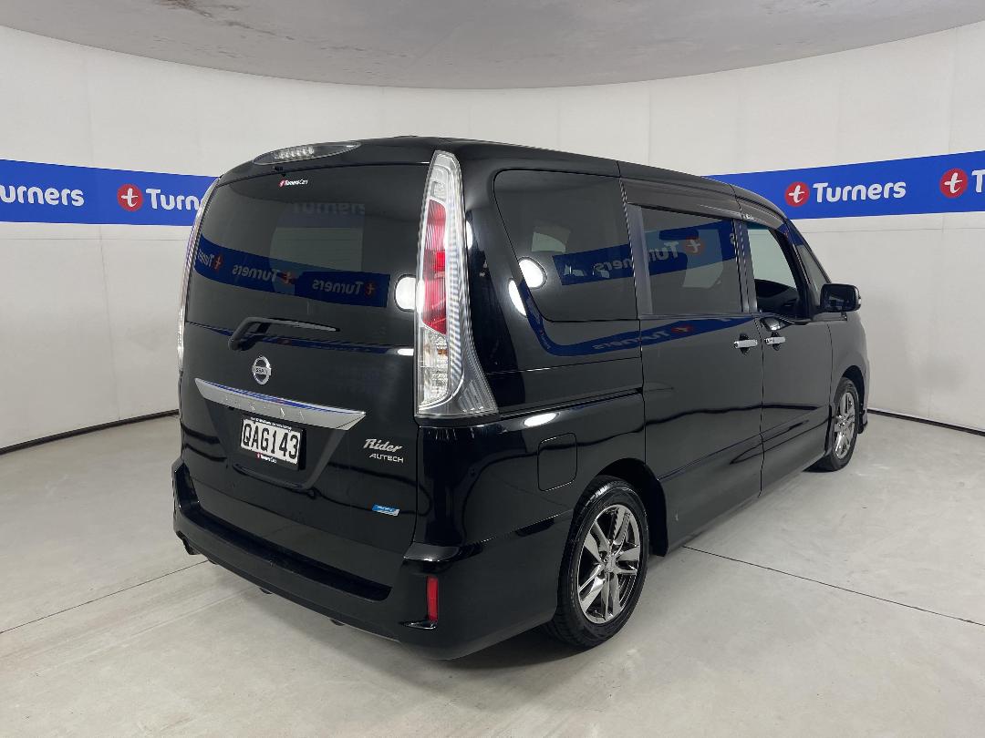 Photo '7' of Nissan Serena