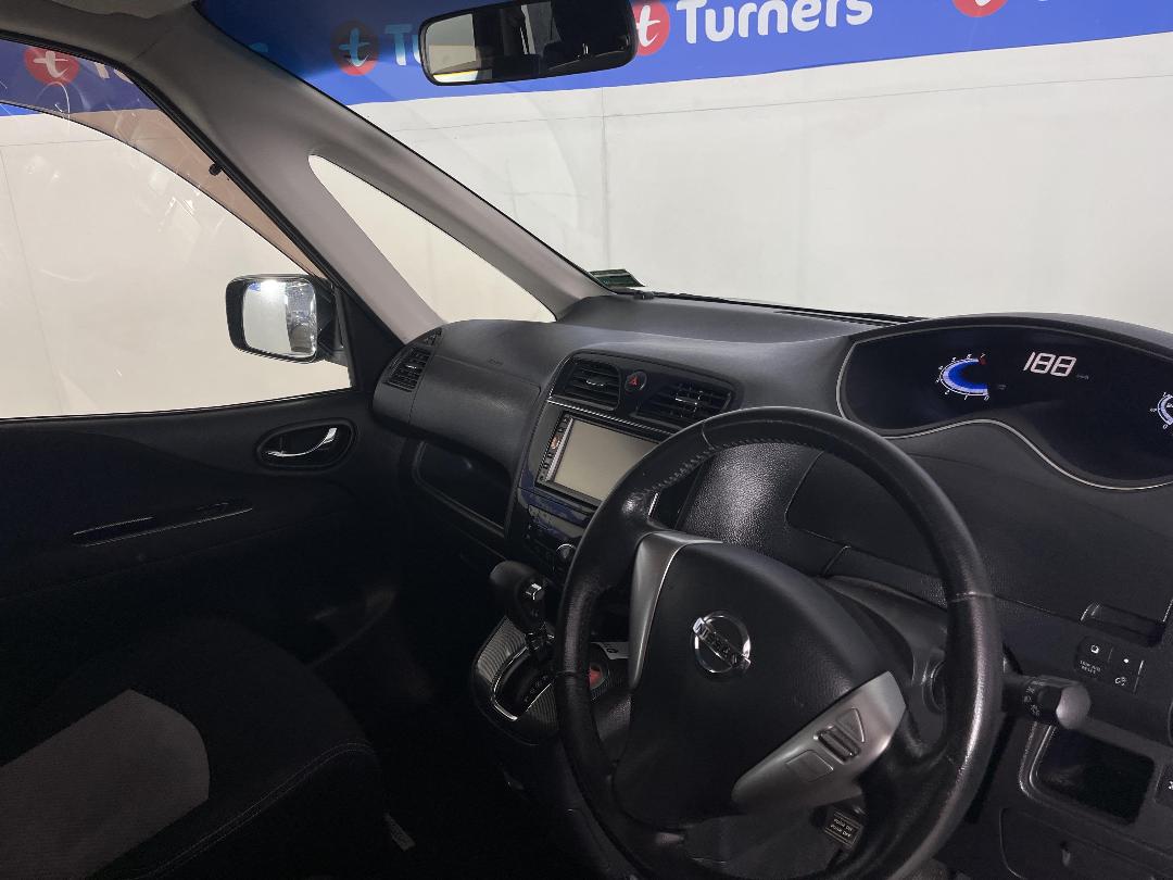 Photo '16' of Nissan Serena