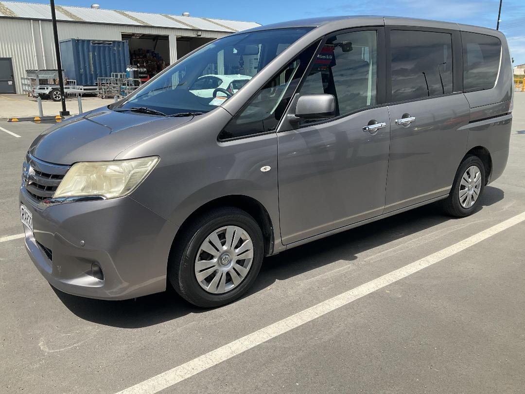 Photo '2' of Nissan Serena