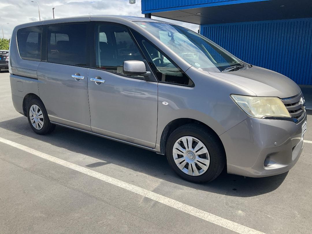Photo '6' of Nissan Serena