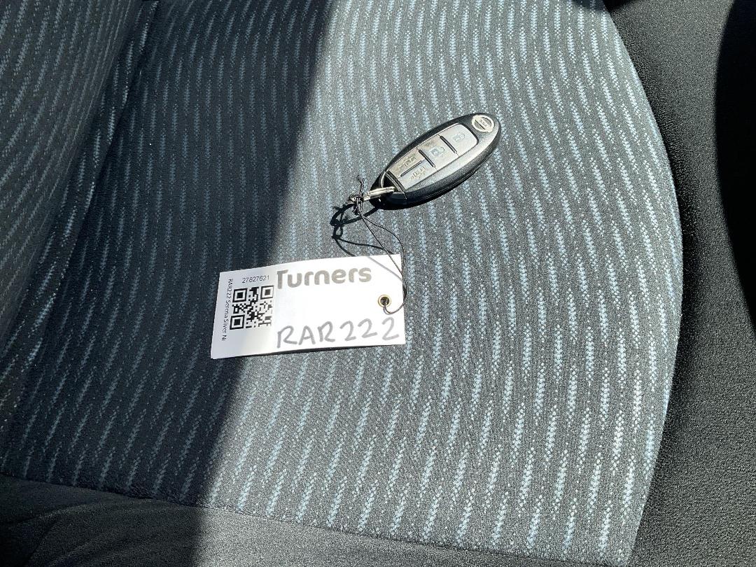 Photo '8' of Nissan Serena